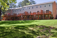 Lakeview Terrace Townhomes in Colonial Heights, VA - Foto de edificio - Building Photo