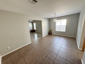 6003 Flower Meadow in San Antonio, TX - Foto de edificio - Building Photo