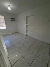 1221 NW 42nd St in Miami, FL - Building Photo - Building Photo