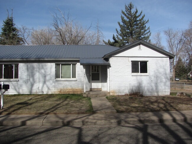 property at 137-141 N Madison St