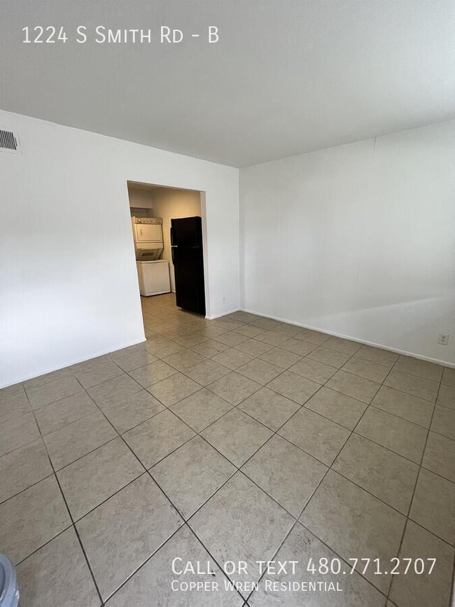 1224 S Smith Rd in Tempe, AZ - Building Photo - Building Photo