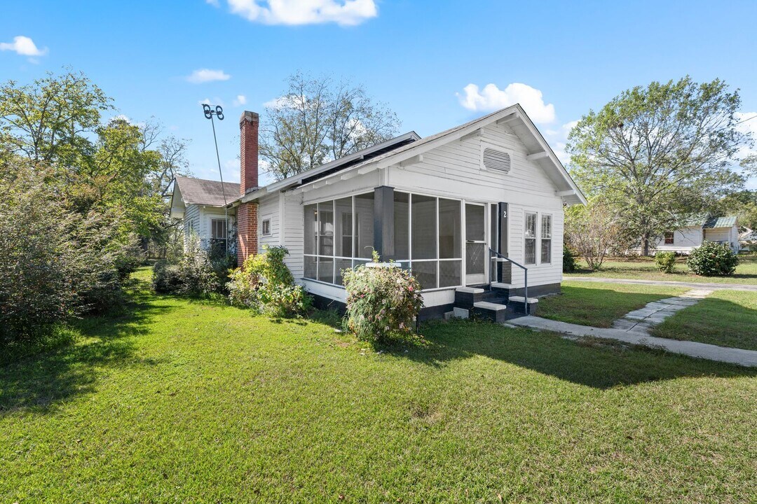 2 Finch St in Portal, GA - Building Photo
