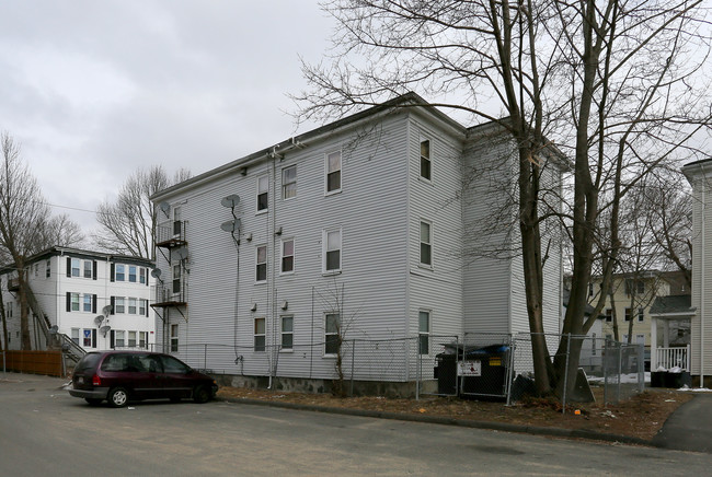 28 Ellsworth St in Brockton, MA - Building Photo - Building Photo