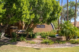 Las Hadas Villas in Scottsdale, AZ - Building Photo - Building Photo