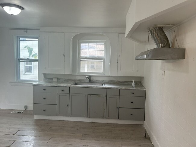 property at 3149 W 32nd St