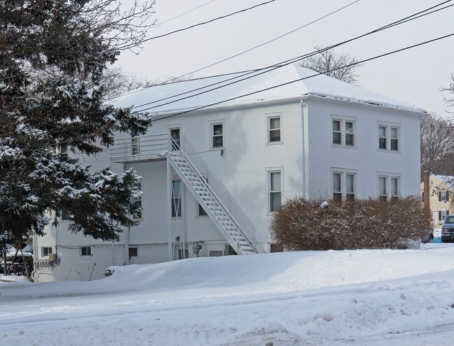 818 Mccormick Ave in State College, PA - Building Photo - Building Photo