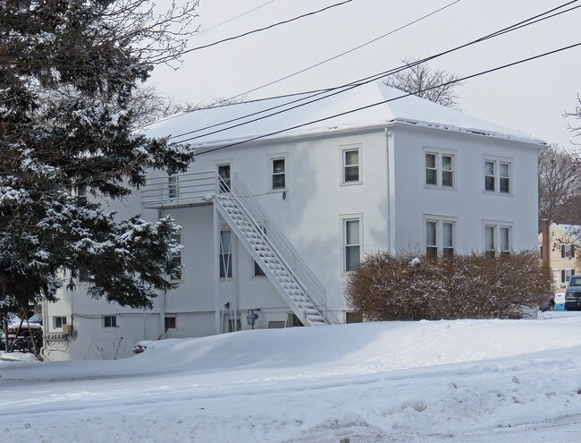 818 Mccormick Ave in State College, PA - Foto de edificio - Building Photo