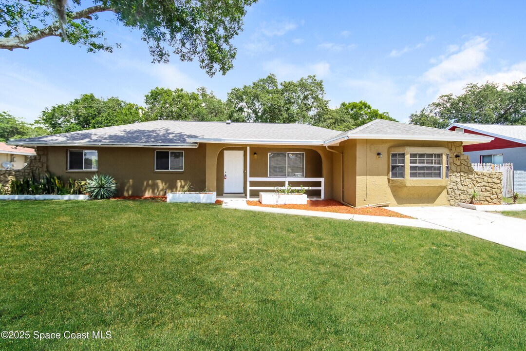 1051 Marlin Dr in Rockledge, FL - Building Photo