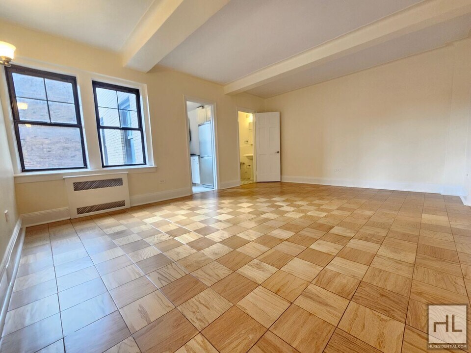 Christopher Street in New York, NY - Building Photo