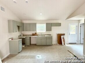 4508 Chamberlain Way in Canyon Lake, TX - Building Photo - Building Photo