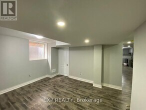 90 Peace Valley Crescent in Brampton, ON - Building Photo - Building Photo