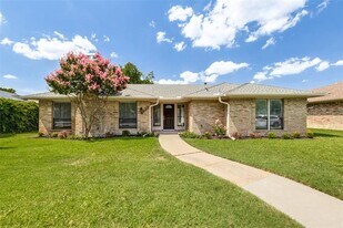 4223 Lawngate Dr in Dallas, TX - Building Photo