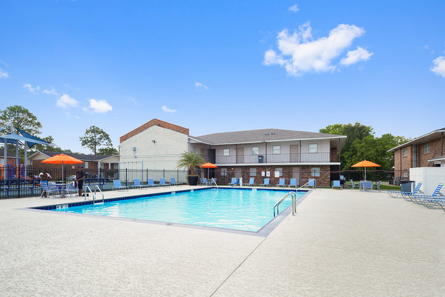 BRCC Apartments in Baton Rouge, LA - Foto de edificio - Building Photo