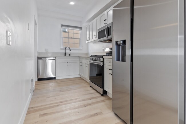 1524 N Sycamore St, Unit 2 in Santa Ana, CA - Building Photo - Building Photo