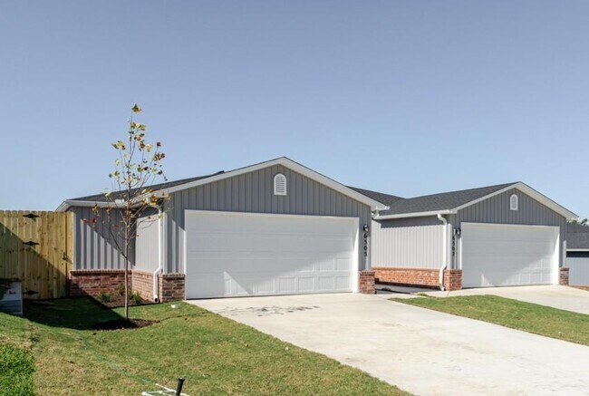 6507 NW Gregory St in Bentonville, AR - Building Photo - Building Photo