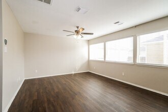 1043 Verde Trails Dr in Houston, TX - Building Photo - Building Photo