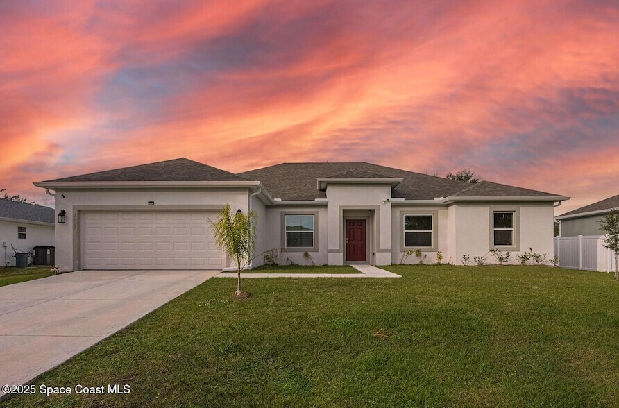 1717 Dalroy St NW in Palm Bay, FL - Foto de edificio