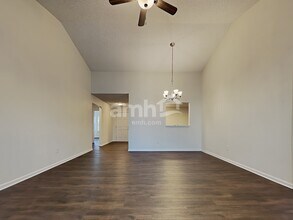 15522 Dry Creek Rd in Noblesville, IN - Foto de edificio - Building Photo