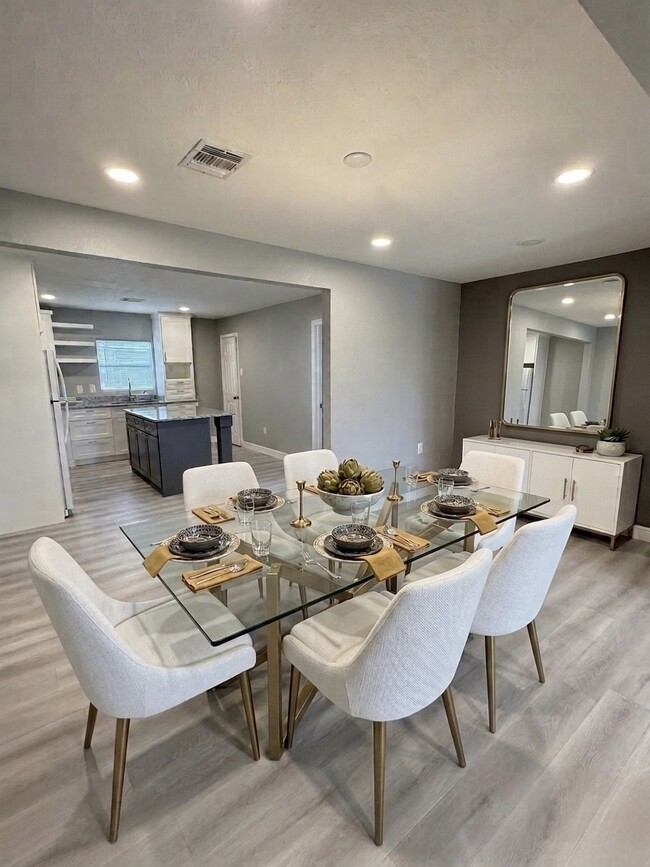 property at 823 Globe St