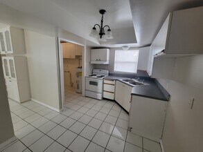 5281 Bamboo Pl in Clearwater, FL - Building Photo - Building Photo