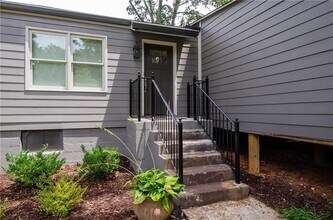 729 Sunnybrook Dr in Decatur, GA - Building Photo - Building Photo