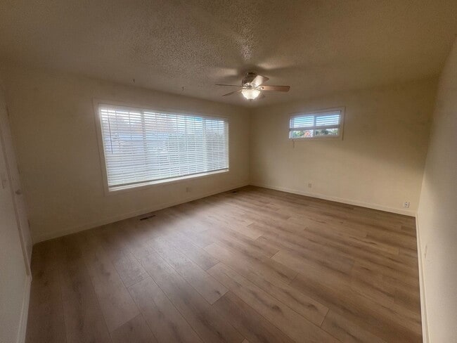 614-616 SW 3rd St in College Place, WA - Building Photo - Building Photo