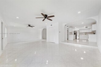 2211 SW 122nd Ct in Miami, FL - Building Photo - Building Photo