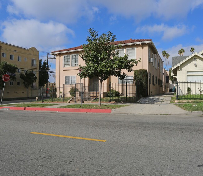 931 S Catalina St in Los Angeles, CA - Foto de edificio - Building Photo