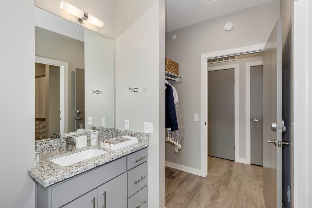 Seventeenth Apartments in Wichita, KS