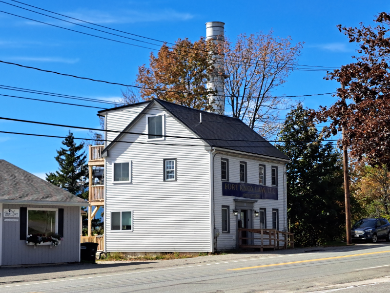 140 Main St-Unit -1 in Bucksport, ME - Building Photo