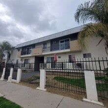 4845 Saturn Street in Los Angeles, CA - Foto de edificio - Building Photo
