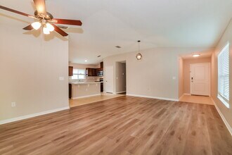 2284 Twin Flower Ln in Sanford, FL - Building Photo - Building Photo