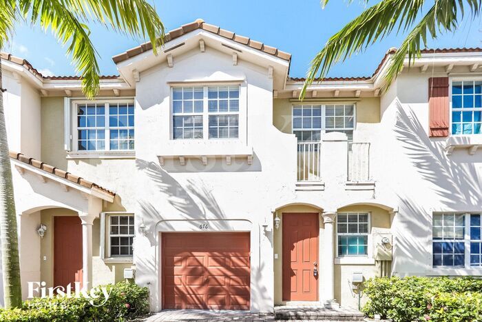 676 NE 21st Terrace in Homestead, FL - Foto de edificio