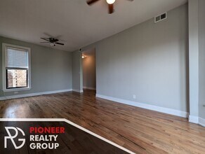 629 W Oakdale Ave in Chicago, IL - Building Photo - Building Photo
