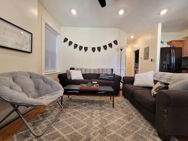 7 Mark St, Unit #2
