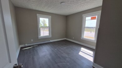 912 Riverview Terrace in Dayton, OH - Foto de edificio - Building Photo