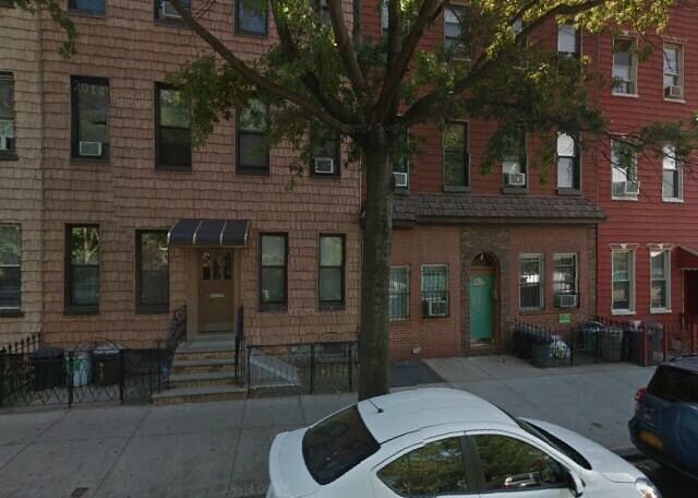 125 Driggs Ave in Brooklyn, NY - Building Photo