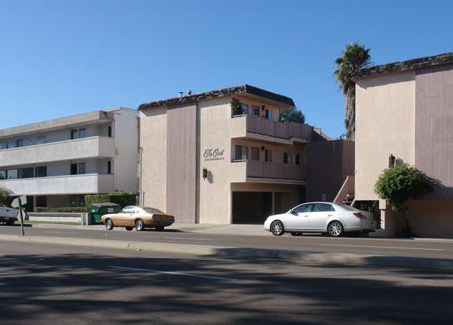 The Crest Apartments in San Diego, CA - Building Photo - Building Photo