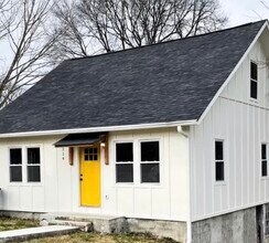 314 W 13th St in Columbia, TN - Foto de edificio - Building Photo