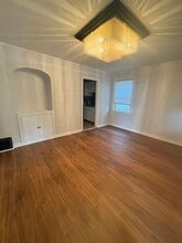 2409 S 11th St in Springfield, IL - Building Photo - Building Photo