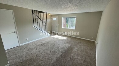 12573 SE 27th Ave in Milwaukie, OR - Building Photo - Building Photo