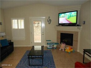 5429 Francisco Roque Dr in El Paso, TX - Foto de edificio - Building Photo