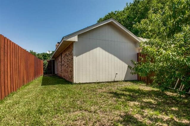 2412 Ridgestone Dr in Dallas, TX - Building Photo - Building Photo