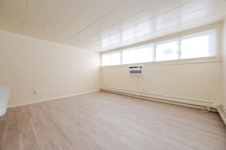 5 Duryea Pl in Lynbrook, NY - Building Photo - Building Photo