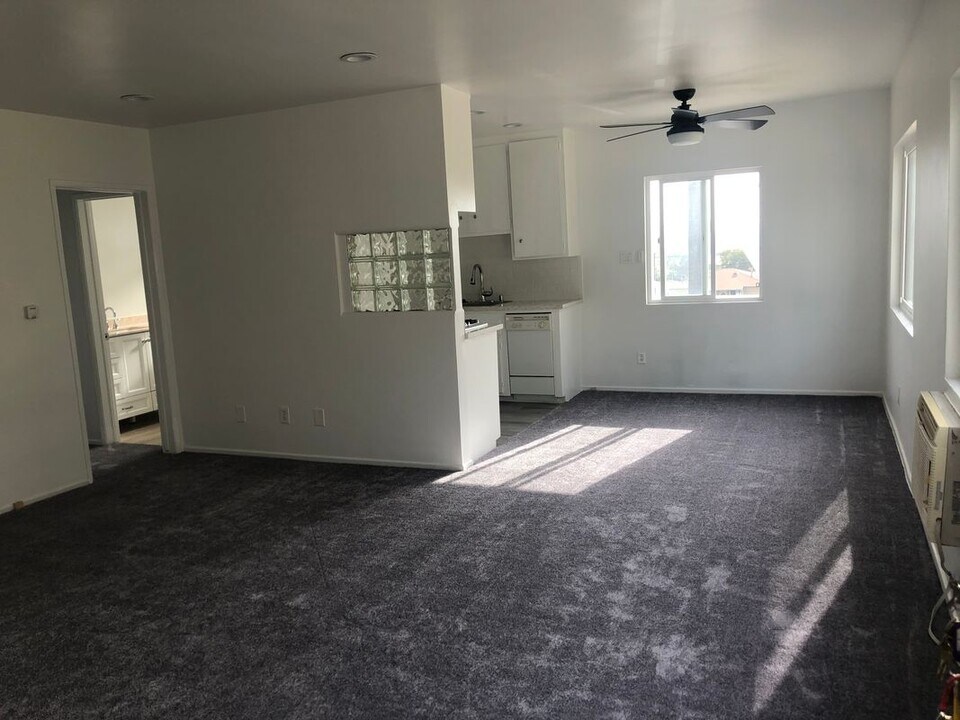 744 Pier Ave in Santa Monica, CA - Building Photo