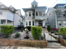 55 Treacy Ave in Newark, NJ - Building Photo