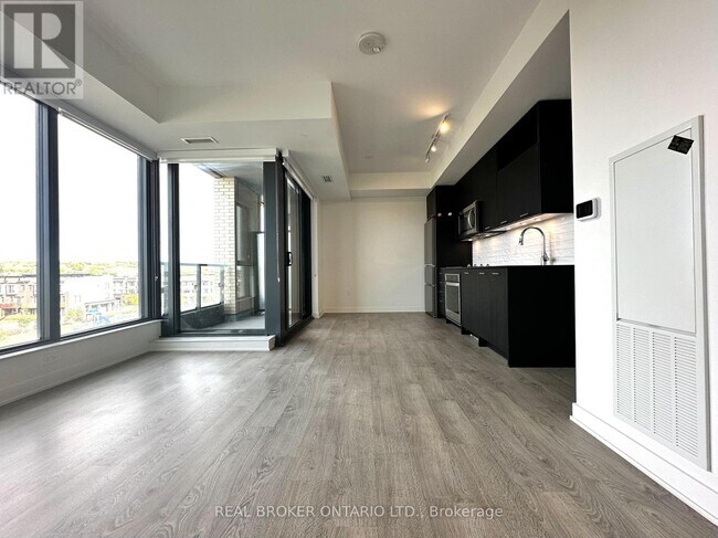120 Eagle Rock Way in Vaughan, ON - Building Photo - Building Photo