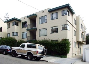 68 Vernon Street Apartments in Oakland, CA - Building Photo - Building Photo