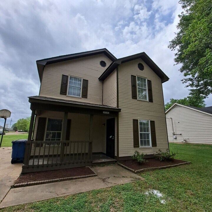 10101 Stephenson Ln in Olive Branch, MS - Building Photo