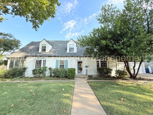 property at 2505 E 20th St